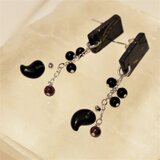 オニキス勾玉 x アイアンタイガー ピアス