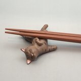 ぐうたらネコ箸置き（キジトラ）