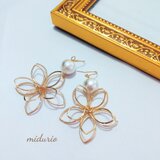 コットンパールとワイヤーフラワーピアスイヤリング