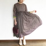 茶色ギンガムチェックの大人かわいいギャザーワンピース