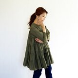 カーキ色たっぷりギャザーのティアードチュニック