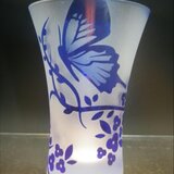 【被せ天開ぐい呑み 瑠璃】蝶と華