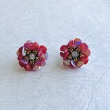 チェコガラスとスワロフスキーの立体フラワーイヤリング