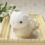 【再販】ちいさなぬいぐるみ　白猫すわりポーズ*銀色の蝶の画像