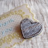 ハートブローチ　シルバー＊タルヘテリアとビーズ刺繍