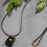 小さな漆ペンダント