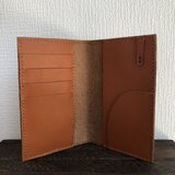 たくさん入るレザーパスポートケース