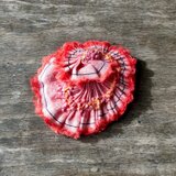 赤い花ブローチ pli ovaf rbnp