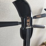 上等入門三線　樫　マカビ型黒塗り人工皮張り仕上げの画像