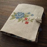 <訳あり>クロスステッチ花刺繍のマスクケース　フラックス　青の画像