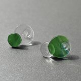 TONE ガラスのピアス　エメラルド