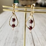 1月誕生石！【ノンホールピアス】★ガーネットとローズクォーツの雫枠型・金★