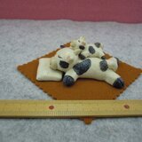 モゥ～昼寝の画像