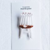 椅子と文鳥のブローチ