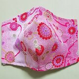 お洒落な花柄　ちりめん風生地、裏コットン立体マスク（大）