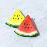 スイカのハンカチ（赤色）の画像