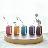 革で彩る一輪挿し