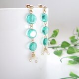 ミントグリーン(チェコガラス)の爽やかピアス