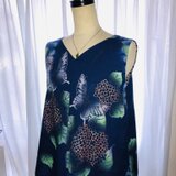 nagi＊注染浴衣地＊Vネックプルオーバー＊紺地に紫陽花と蝶（Aライン）