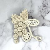 葡萄とバラのブローチ