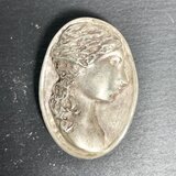 アンティーク風　カメオのブローチ