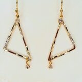 トゥインクルトライアングルピアス