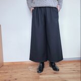 ウールのワイドパンツ  ダークネイビー　9分丈の画像