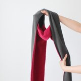 % PERCENT 穴付マフラー （レッド・ダークグレー）リバーシブル・セルフヒーター・男女兼用