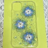 レジンでスマホケース　青い花