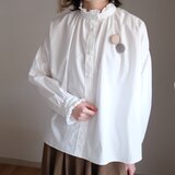 フリルたっぷりブラウス　タイプライター ホワイト