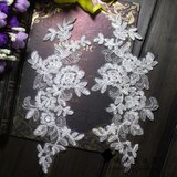 ホワイトフラワーモチーフ　二枚組 27cm*９cm