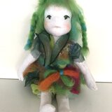 森の中にそっと隠れていた森の精。誰にも見つからないようにおすまし顔。