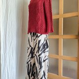 幾何柄と葉の流れのセ―タ―