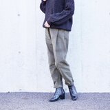 サイドタックテーパードパンツ