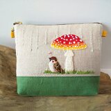 手刺繍ポーチ アマヤドリ（雀とベニテングタケ）