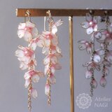 枝垂れ桜揺れるピアス/イヤリング