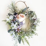 ラナンキュラスとニゲラのナチュラルリース  nlsw-11の画像