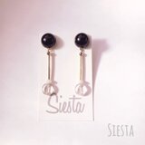 黒×クリアー　ロングピアス