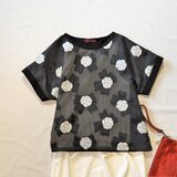 可愛い　カメリアゴブラン透かし織り×イタリア製コットンブラック　ブラウス