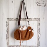 きゅっとフタが縛れる。やわらか毛刈り後の子ひつじ巾着バッグ-143