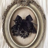 〈染め花〉スズランとレースのコサージュブローチ(ブラック)