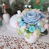 石鹸のバラ飾りブルーサマー・ホワイトポット/ソープカービング/石鹸彫刻