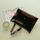 大人フェミニンなマスクケース　＜ダークブラウン＞　丸ごと洗えるPVC素材のマチなしポーチ