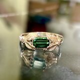 グリーントルマリンのボタニカルリング　