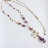 ヴェネツィアンビーズとリーフのネックレス