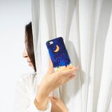 夜空と三日月を描いた、スマホケースの画像