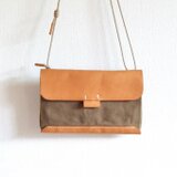 スマホショルダー　サコッシュ／牛革×パラフィン帆布／茶　ショルダーバッグ／ポシェット
