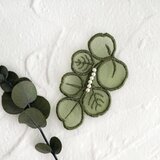 オーガンジー刺繍ユーカリ ブローチ(カーキ)【受注制作】