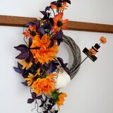 魔女帽子のようなリース