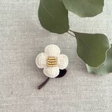 お花ブローチ